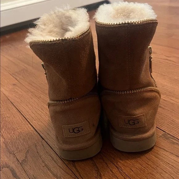 UGG Tan Winter Boots with Plush Lining - Picture 5 of 6